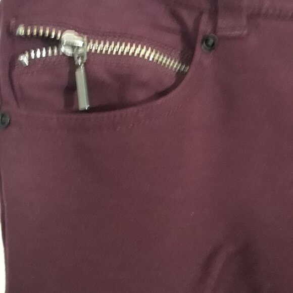 Maurices Burgundy Ladies Size Medium Jeggings - Picture 10 of 10